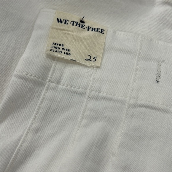 NWT $98 FREE PEOPLE Jayde White Flare Jeans (Bin 19) - Picture 6 of 7